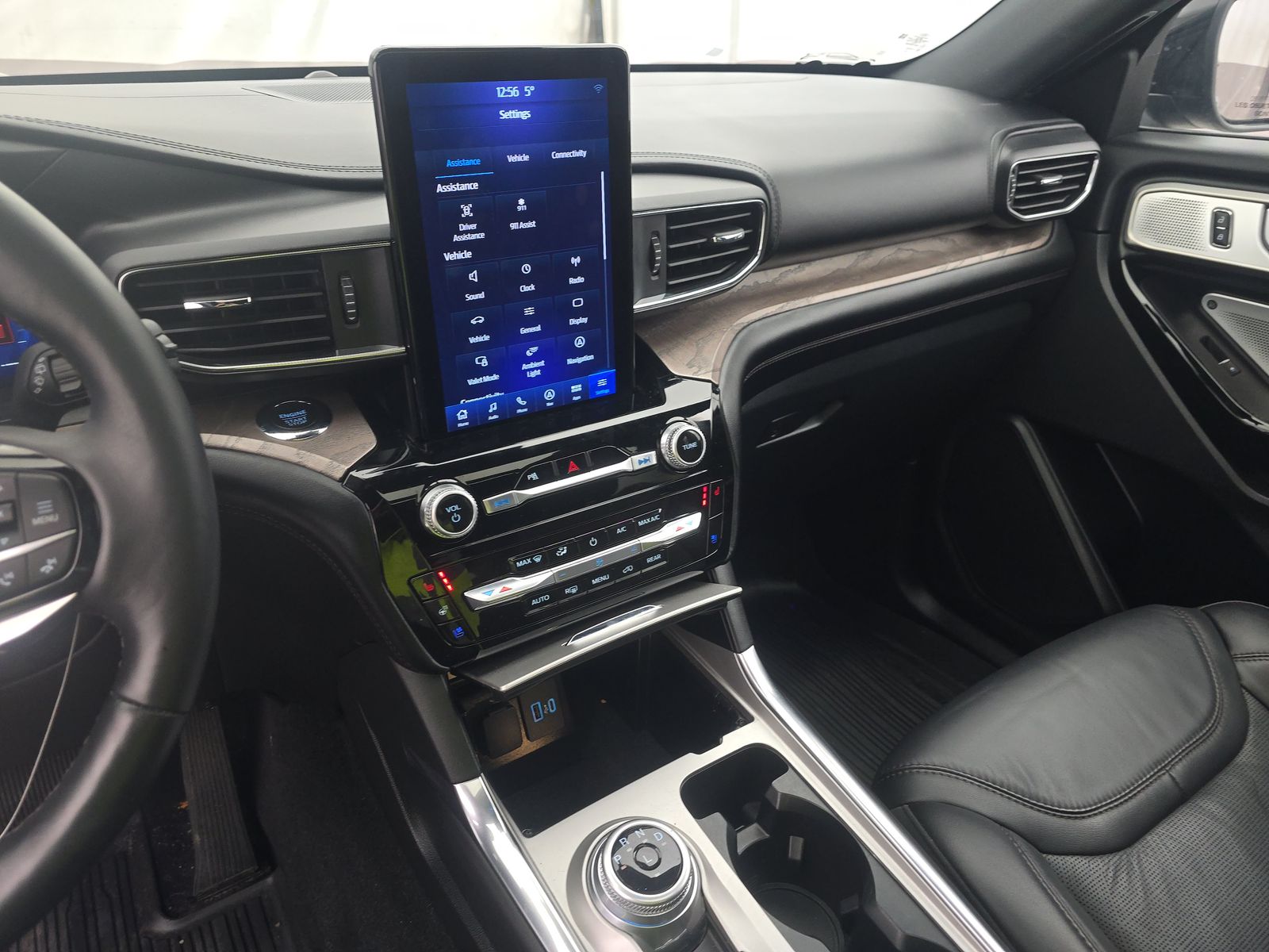 2023 Ford Explorer Platinum AWD