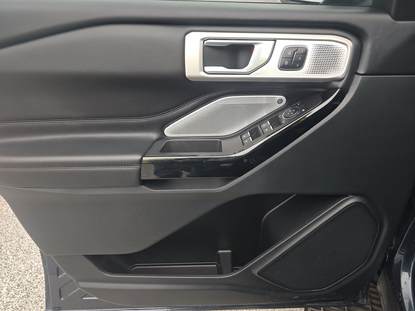 2023 Ford Explorer Platinum AWD