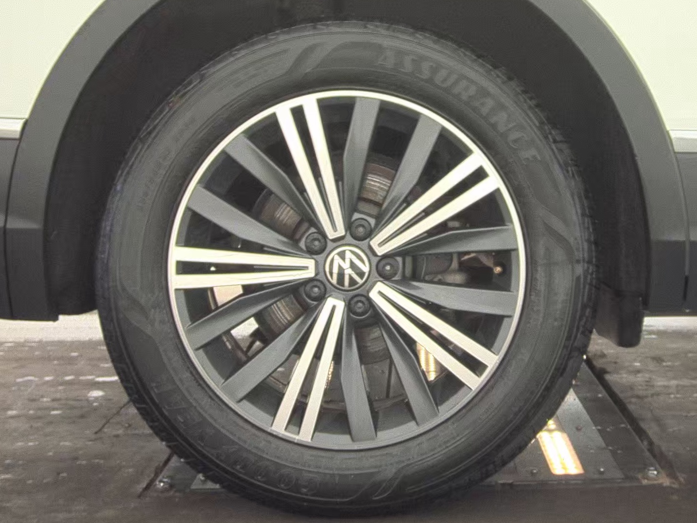 2024 Volkswagen Tiguan 2.0T Wolfsburg Edition FWD