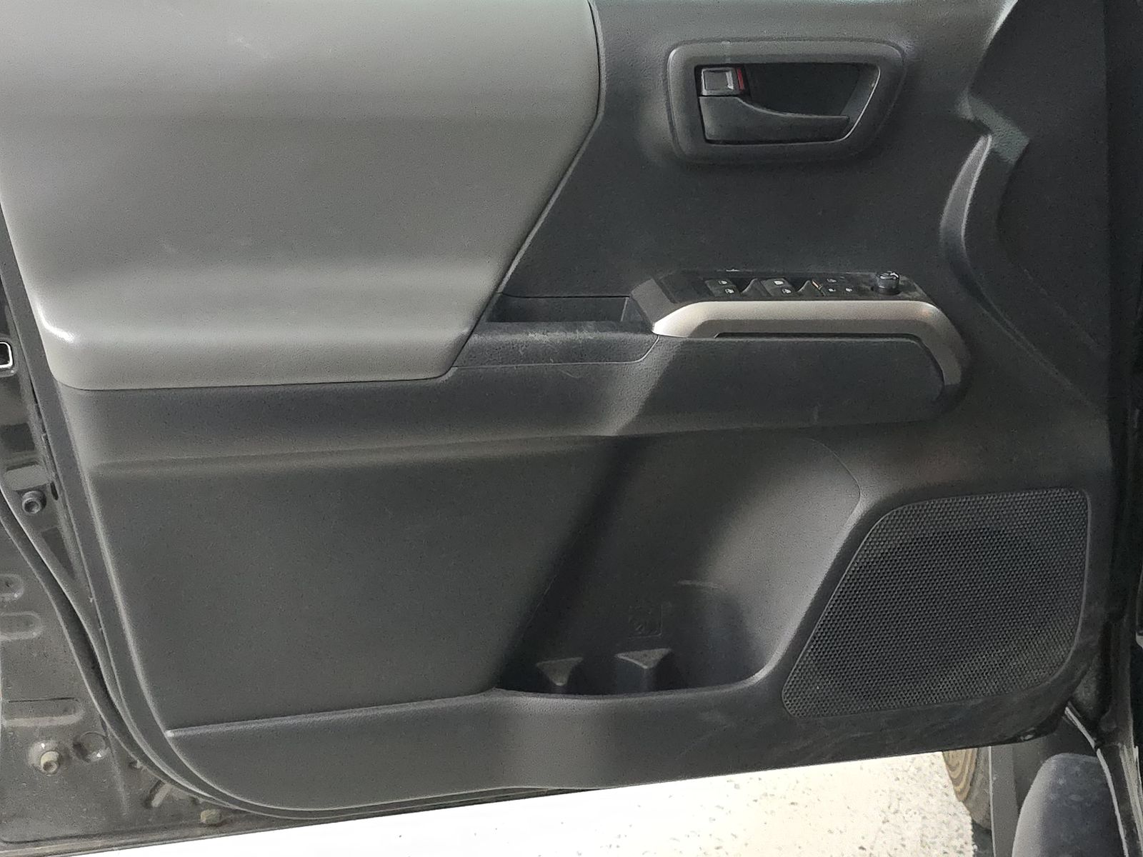 2022 Toyota Tacoma SR5 RWD