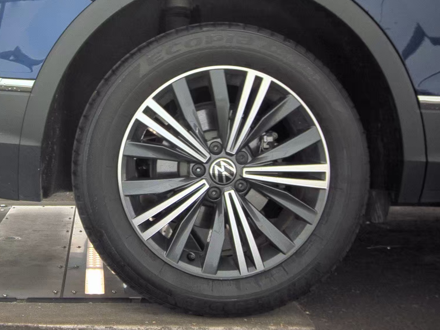 2024 Volkswagen Tiguan 2.0T Wolfsburg Edition FWD