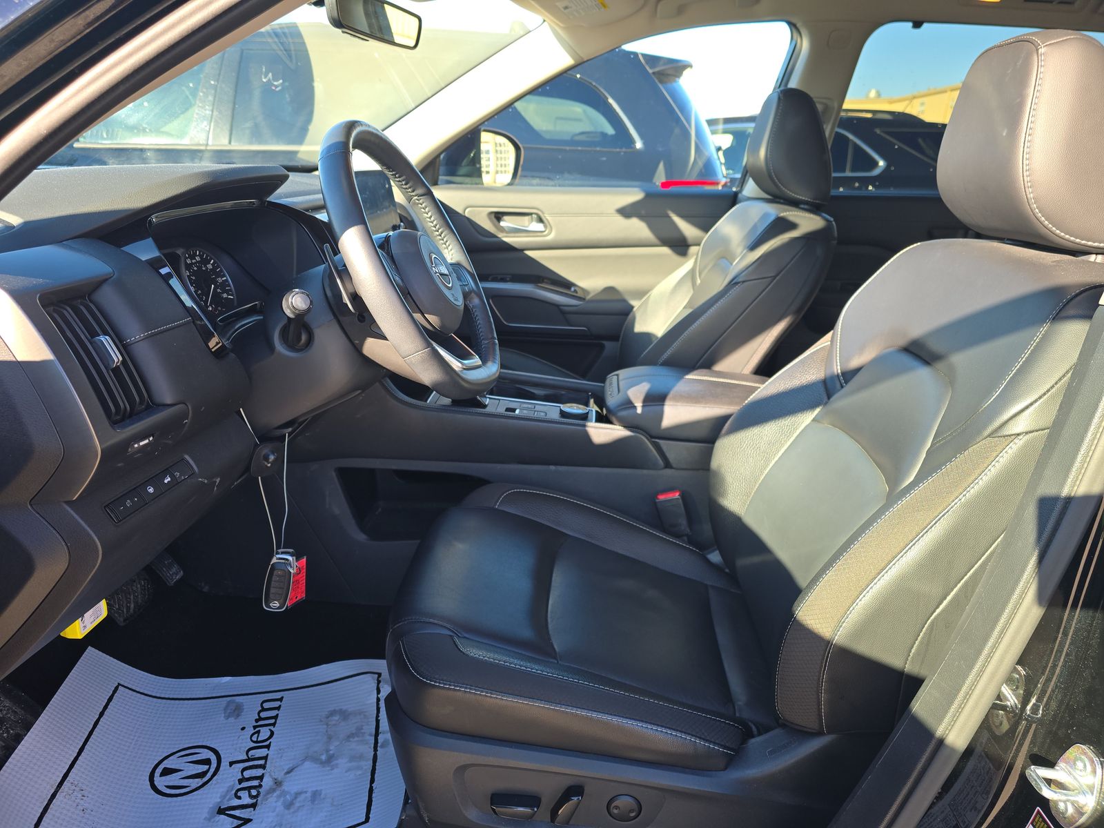 2023 Nissan Pathfinder SL AWD