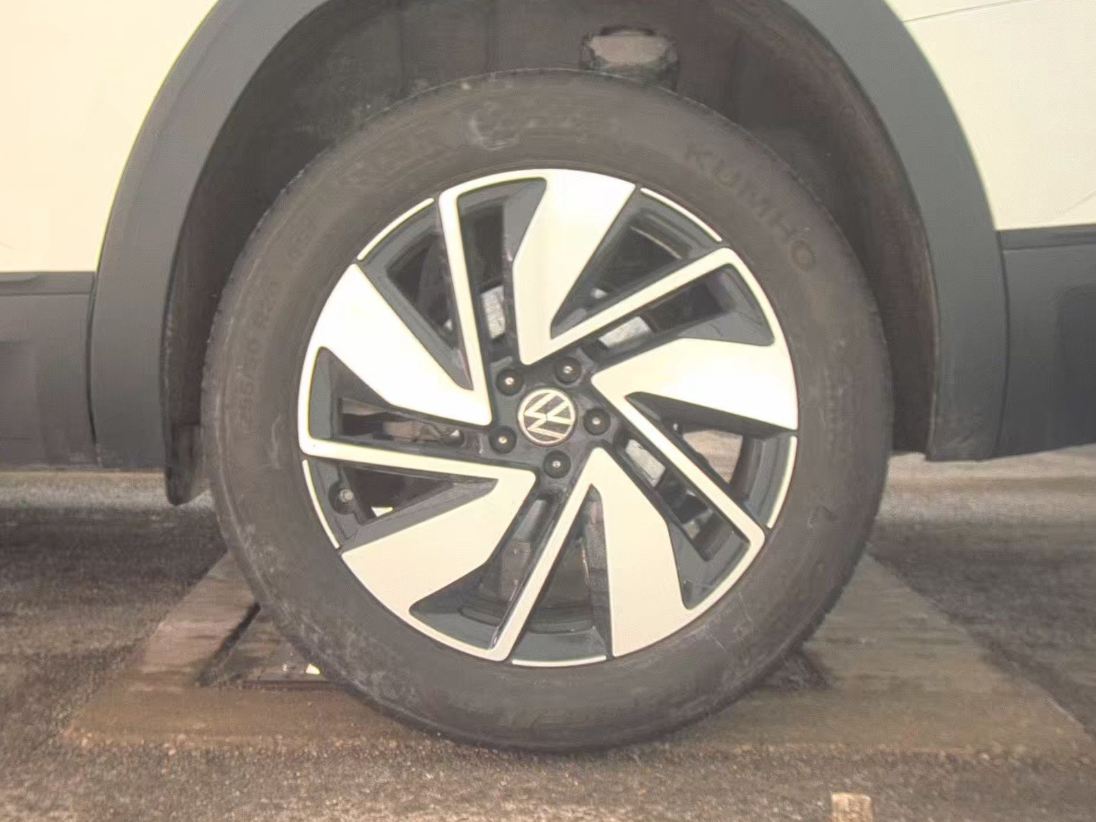 2025 Volkswagen Atlas 2.0T SE AWD