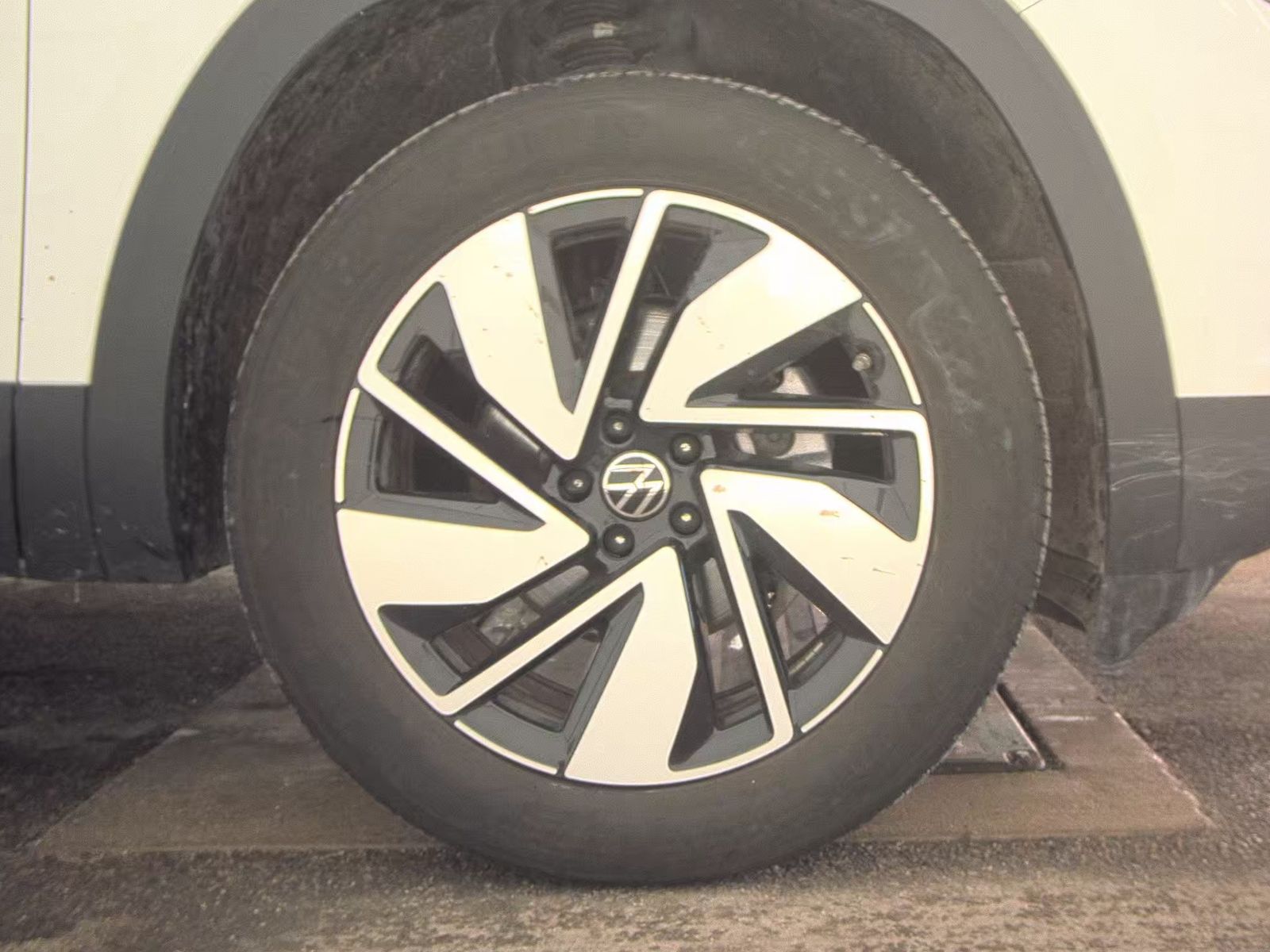 2025 Volkswagen Atlas 2.0T SE AWD