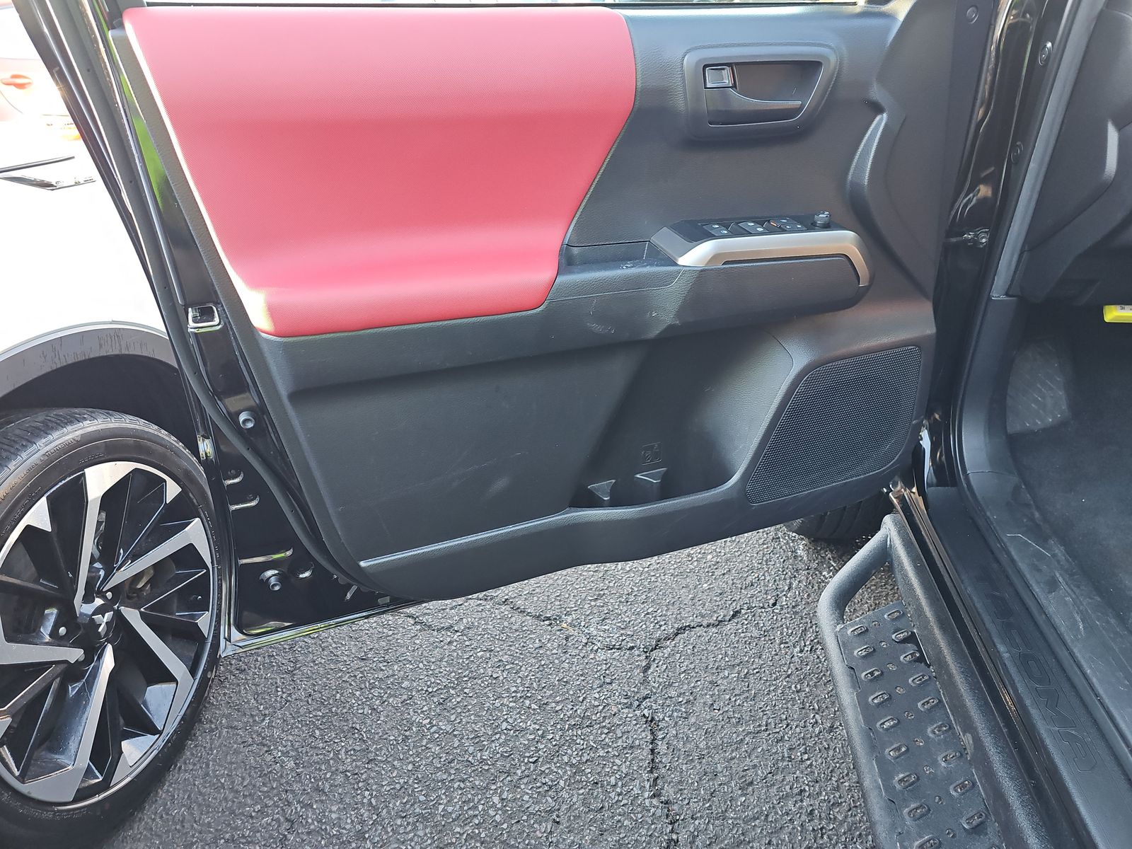 2023 Toyota Tacoma SR5 AWD