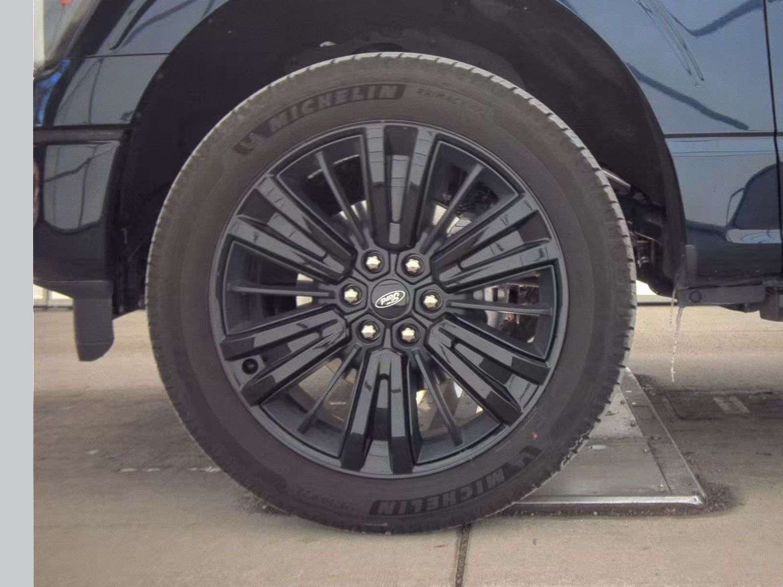 2025 Ford F-150 Hybrid Platinum AWD