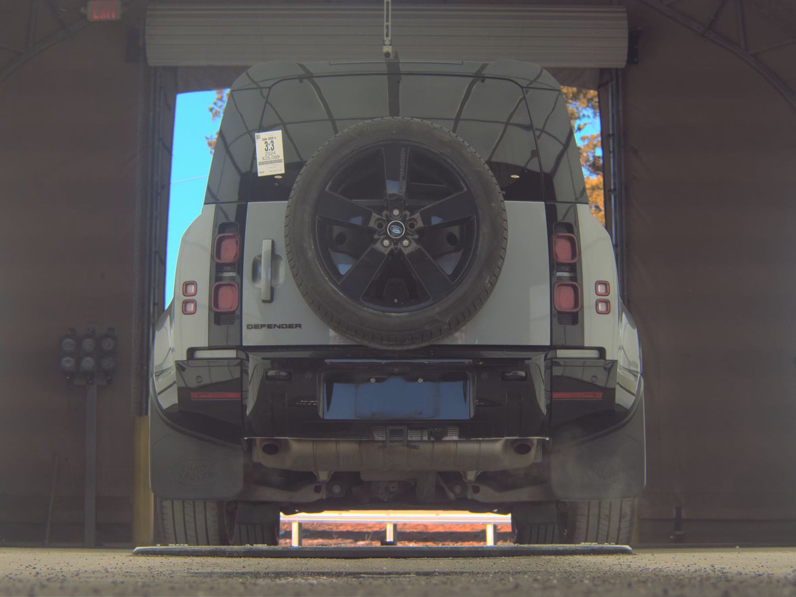 2024 Land Rover Defender 110 X-Dynamic SE AWD