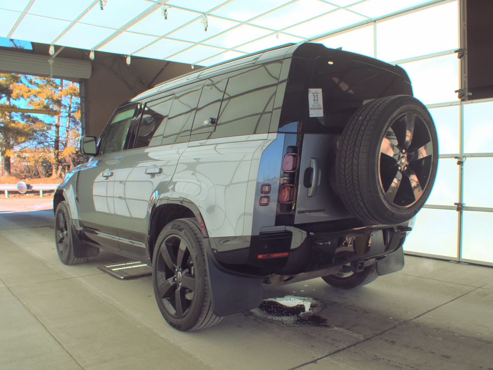 2024 Land Rover Defender 110 X-Dynamic SE AWD