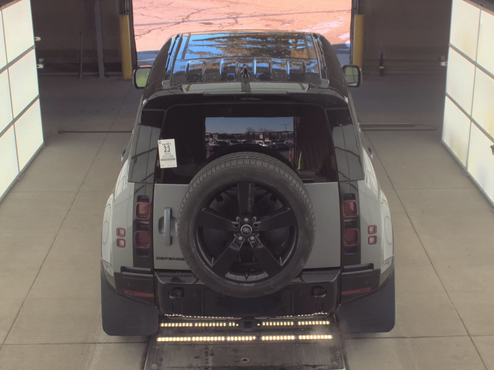 2024 Land Rover Defender 110 X-Dynamic SE AWD