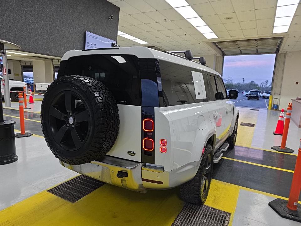 2023 Land Rover Defender 130 First Edition AWD