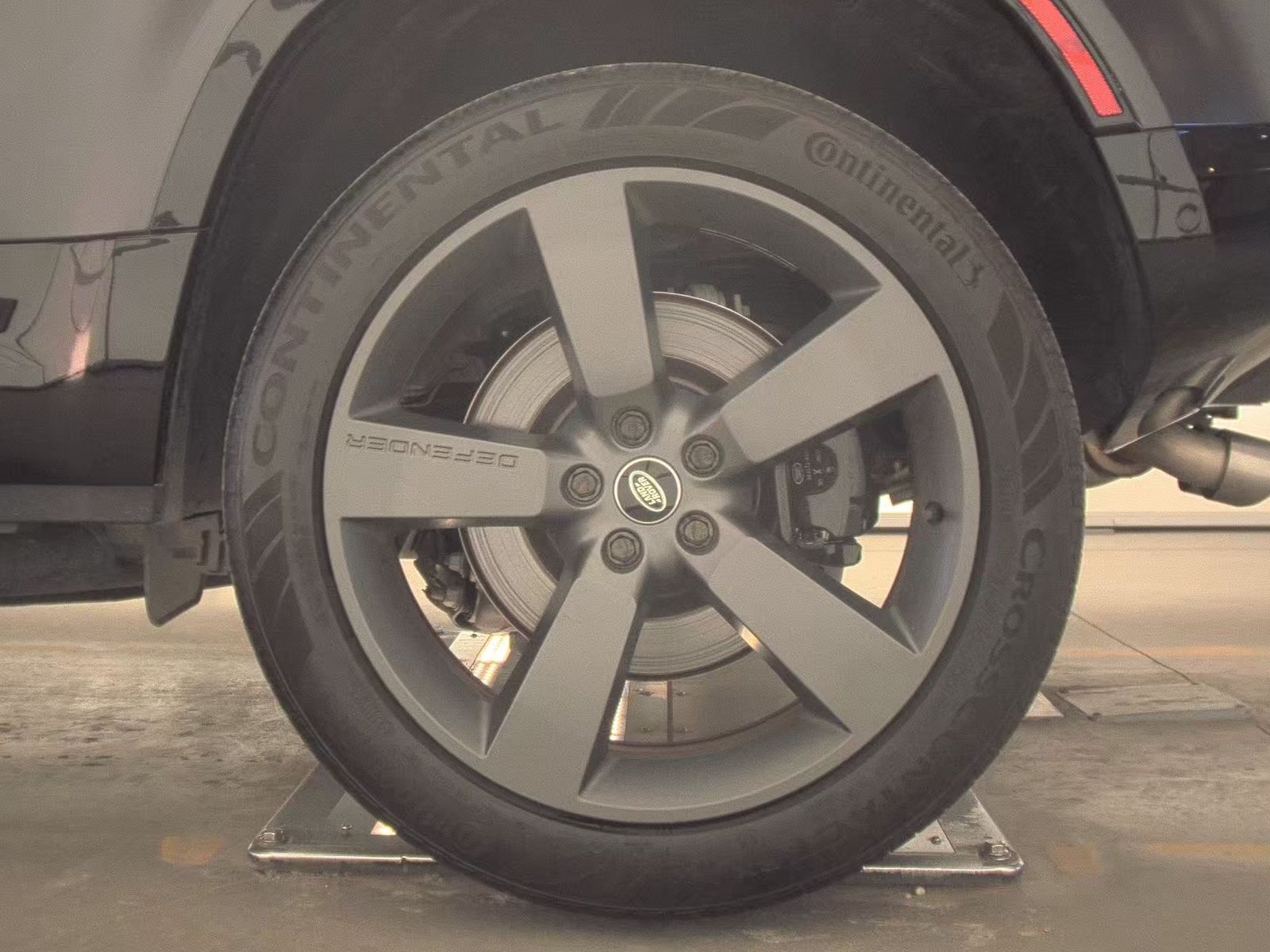 2023 Land Rover Defender 110 V8 Carpathian Edition AWD