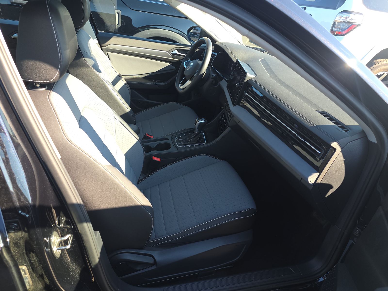 2025 Volkswagen Jetta 1.5T SE FWD