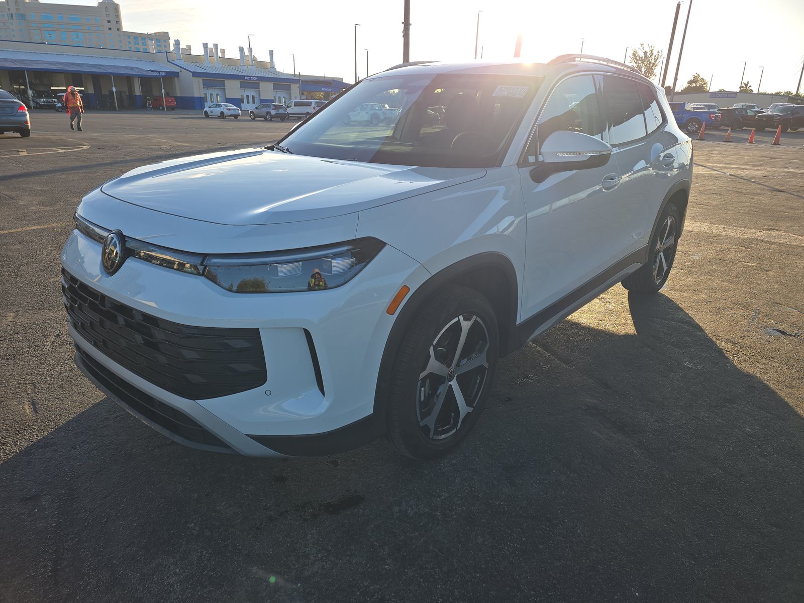 2025 Volkswagen Tiguan 2.0T SE AWD