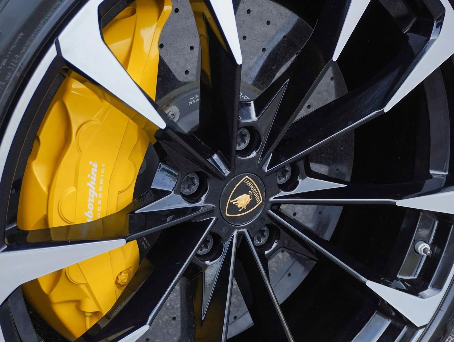 2019 Lamborghini Urus Base AWD