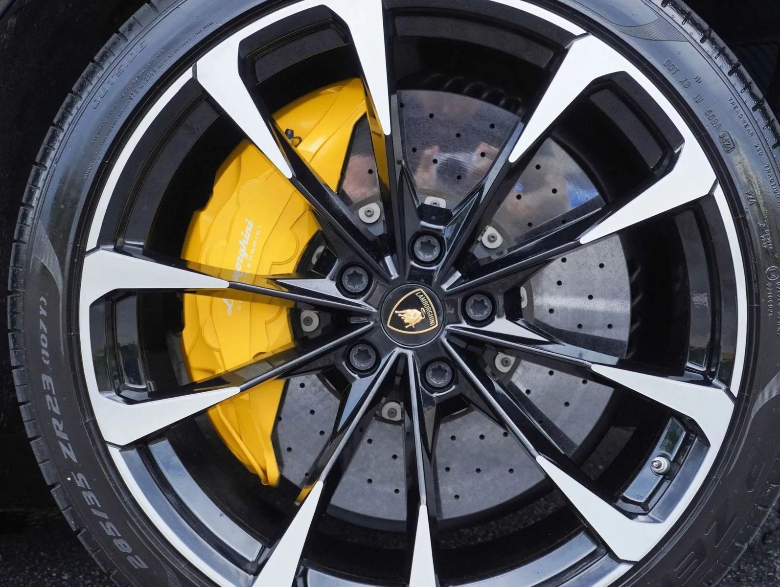 2019 Lamborghini Urus Base AWD