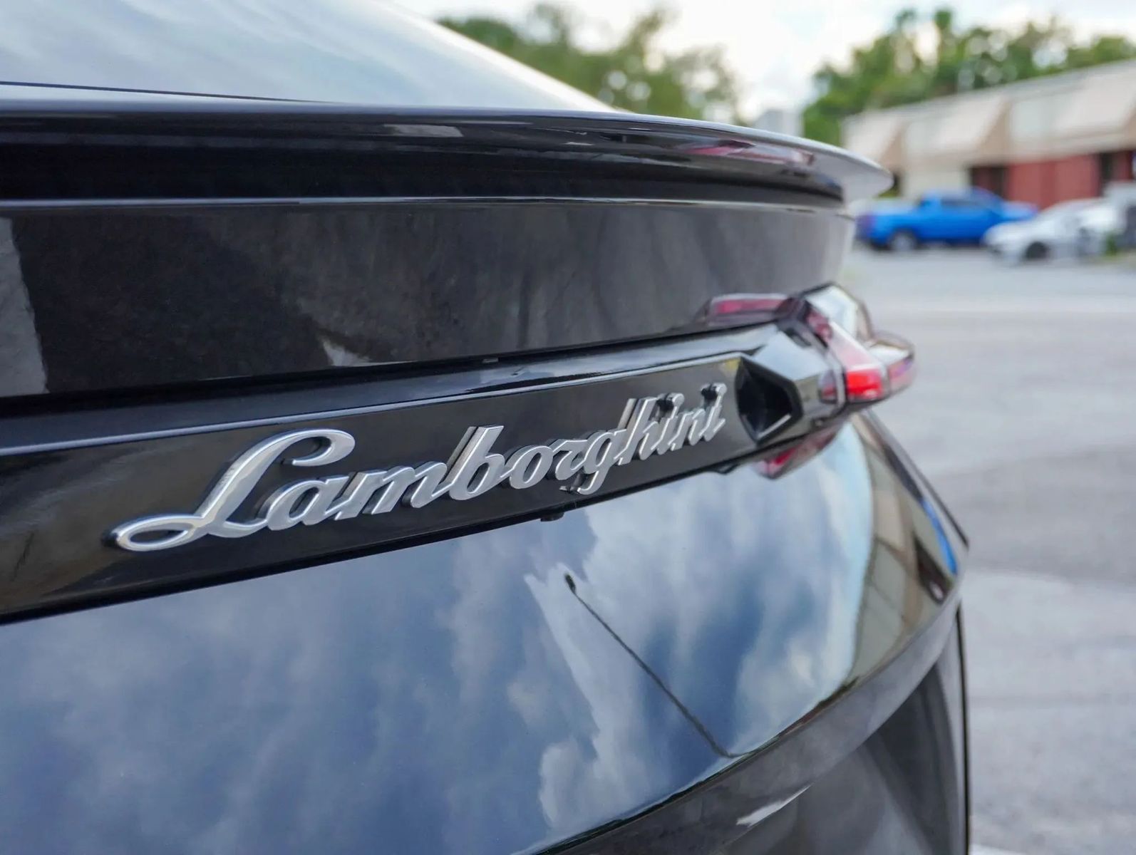 2019 Lamborghini Urus Base AWD