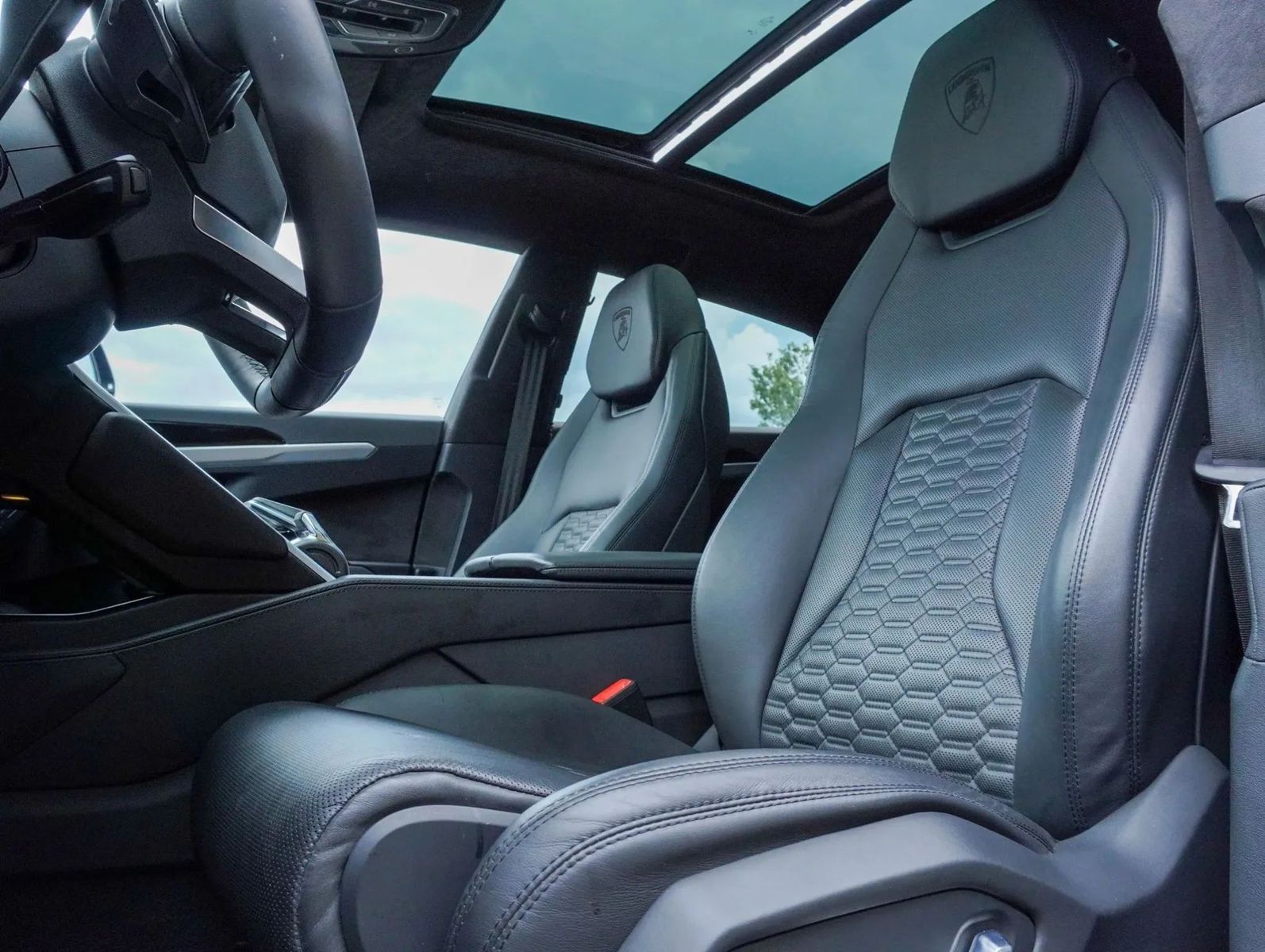 2019 Lamborghini Urus Base AWD