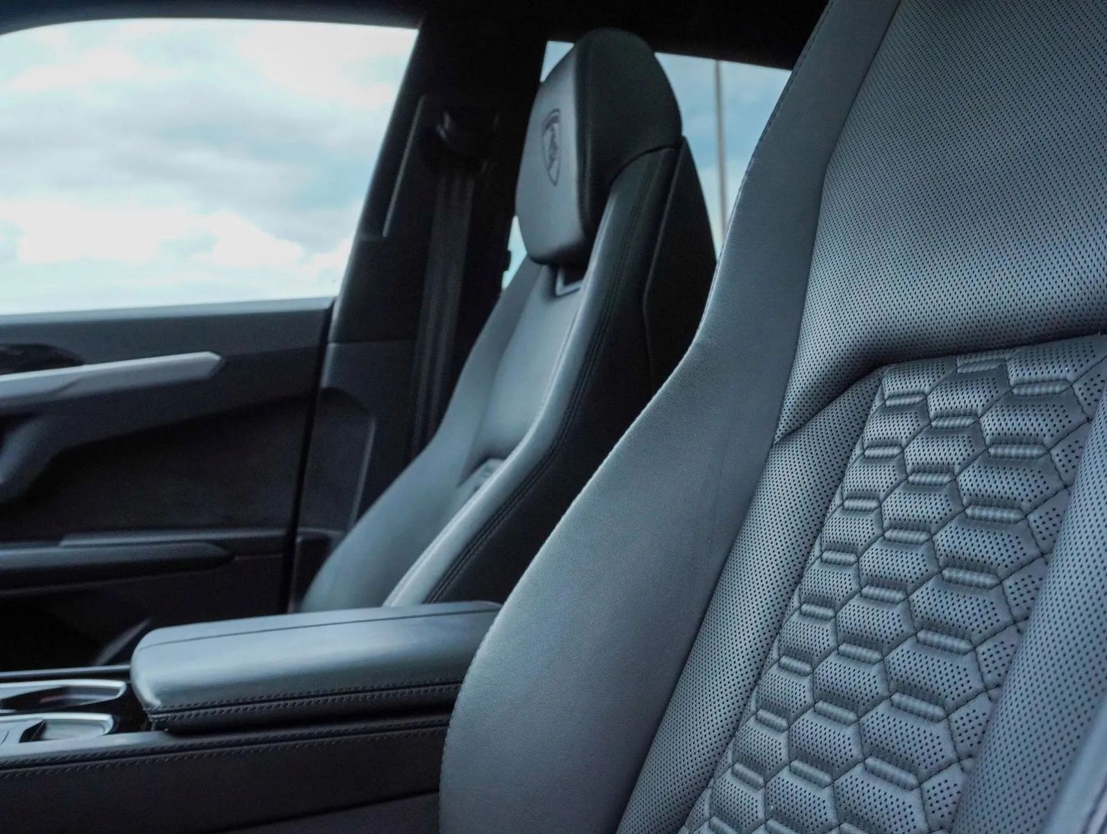 2019 Lamborghini Urus Base AWD