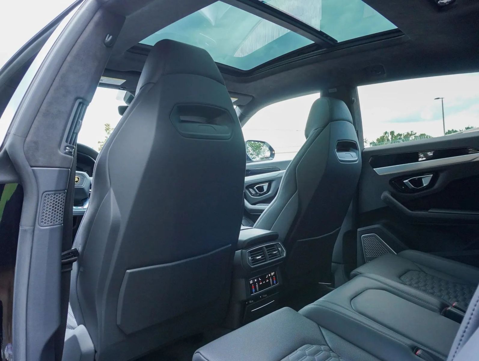 2019 Lamborghini Urus Base AWD