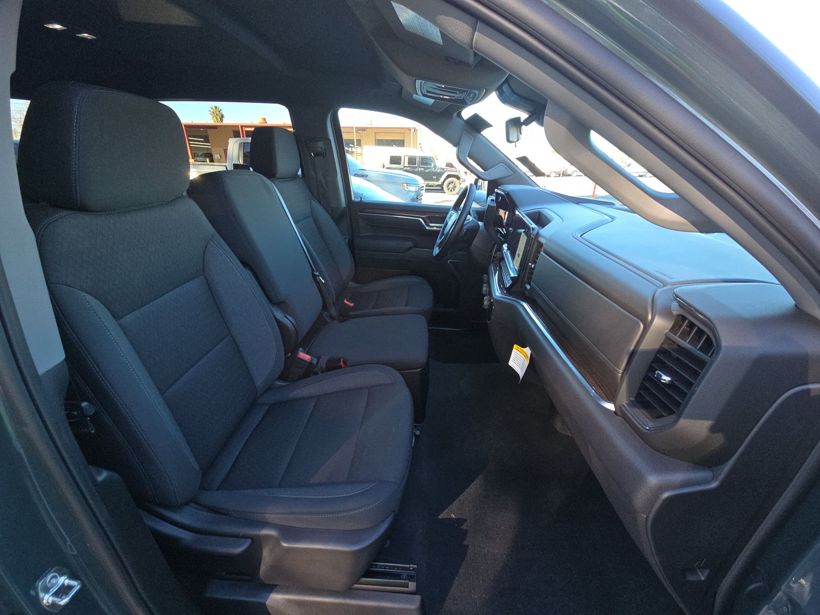 2025 Chevrolet Silverado 1500 LT RWD