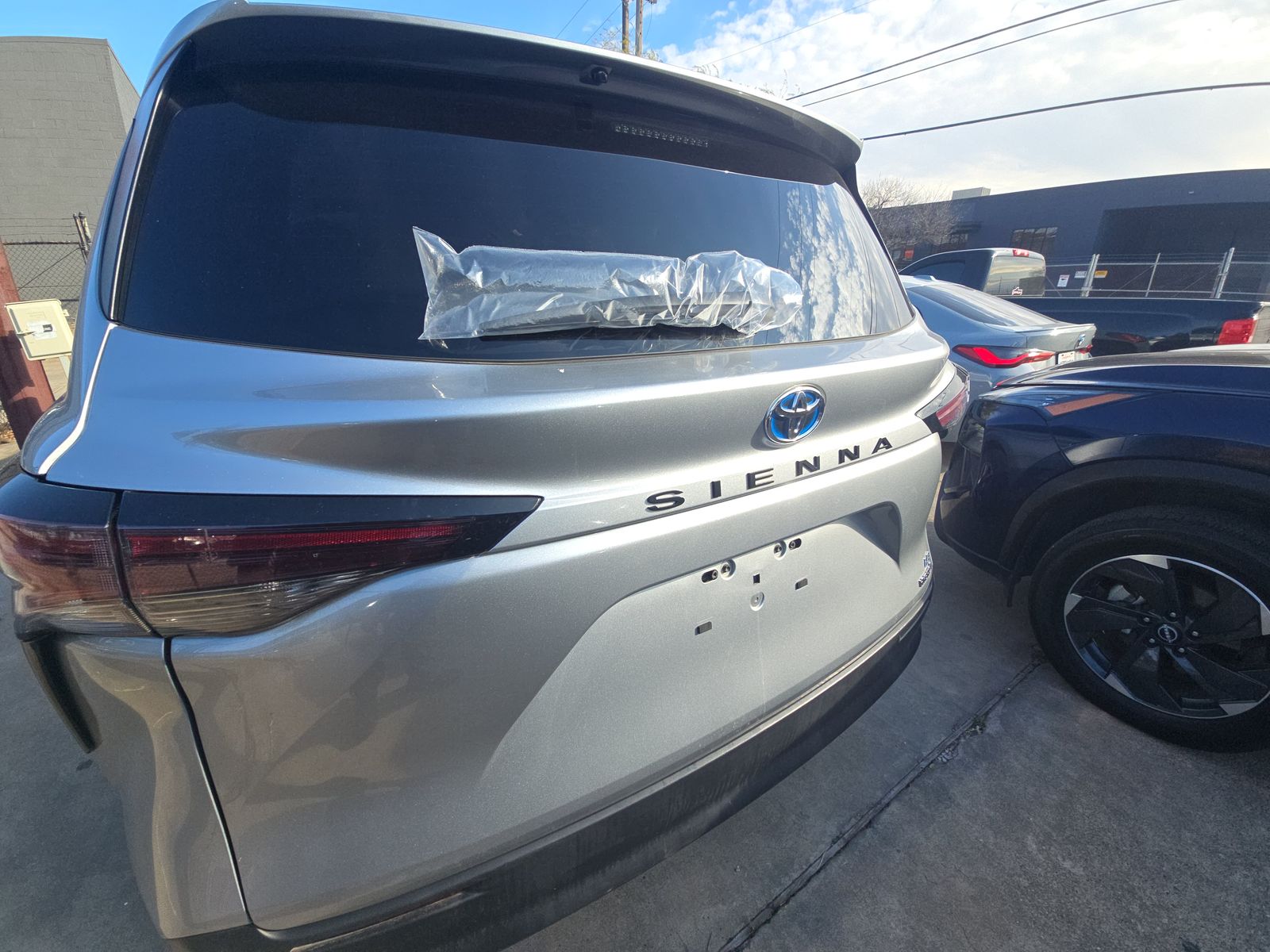 2024 Toyota Sienna LE FWD