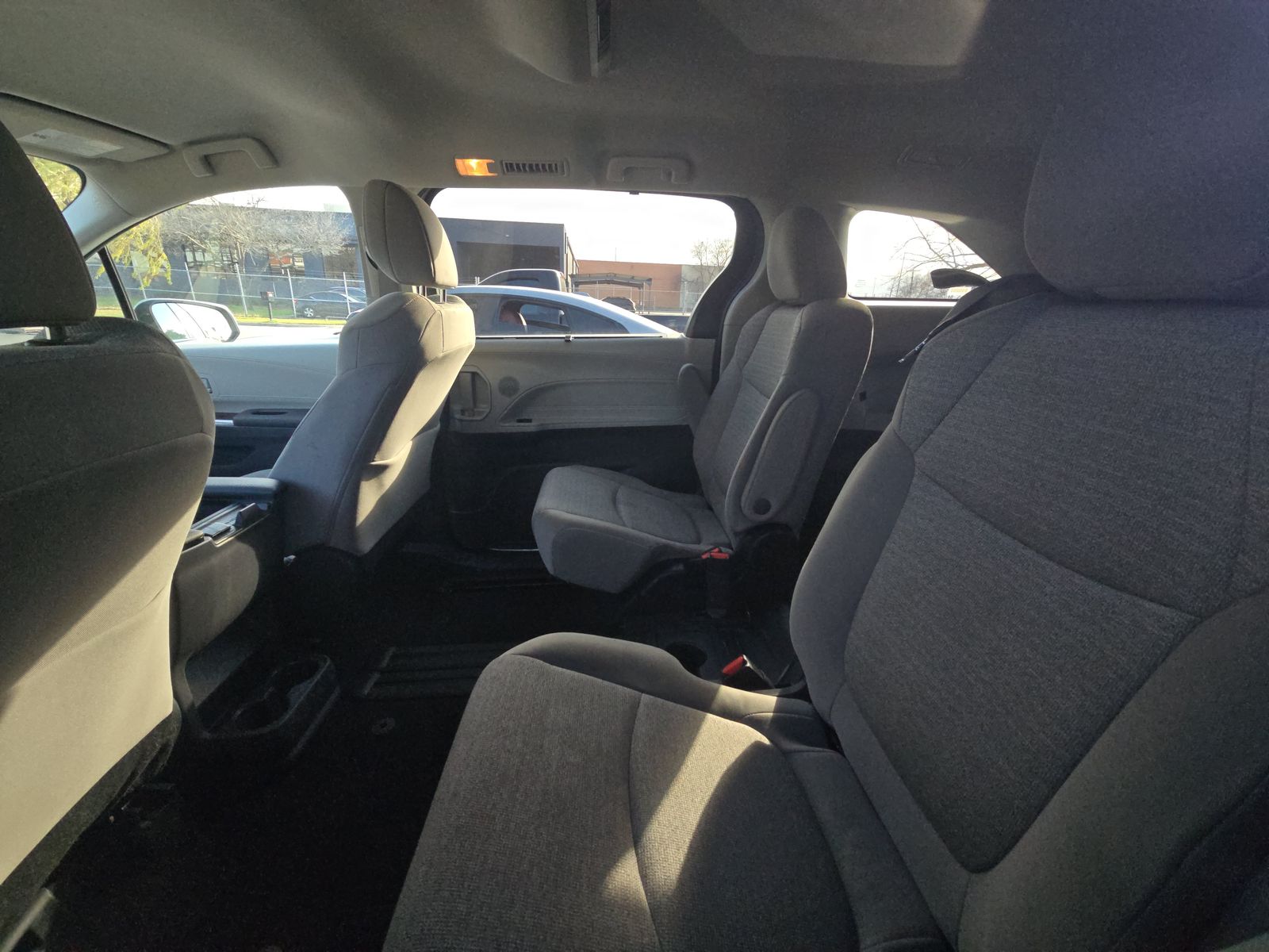 2024 Toyota Sienna LE FWD