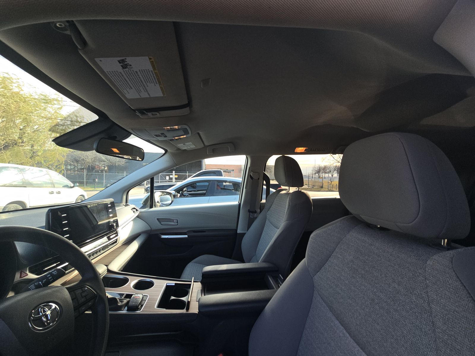 2024 Toyota Sienna LE FWD