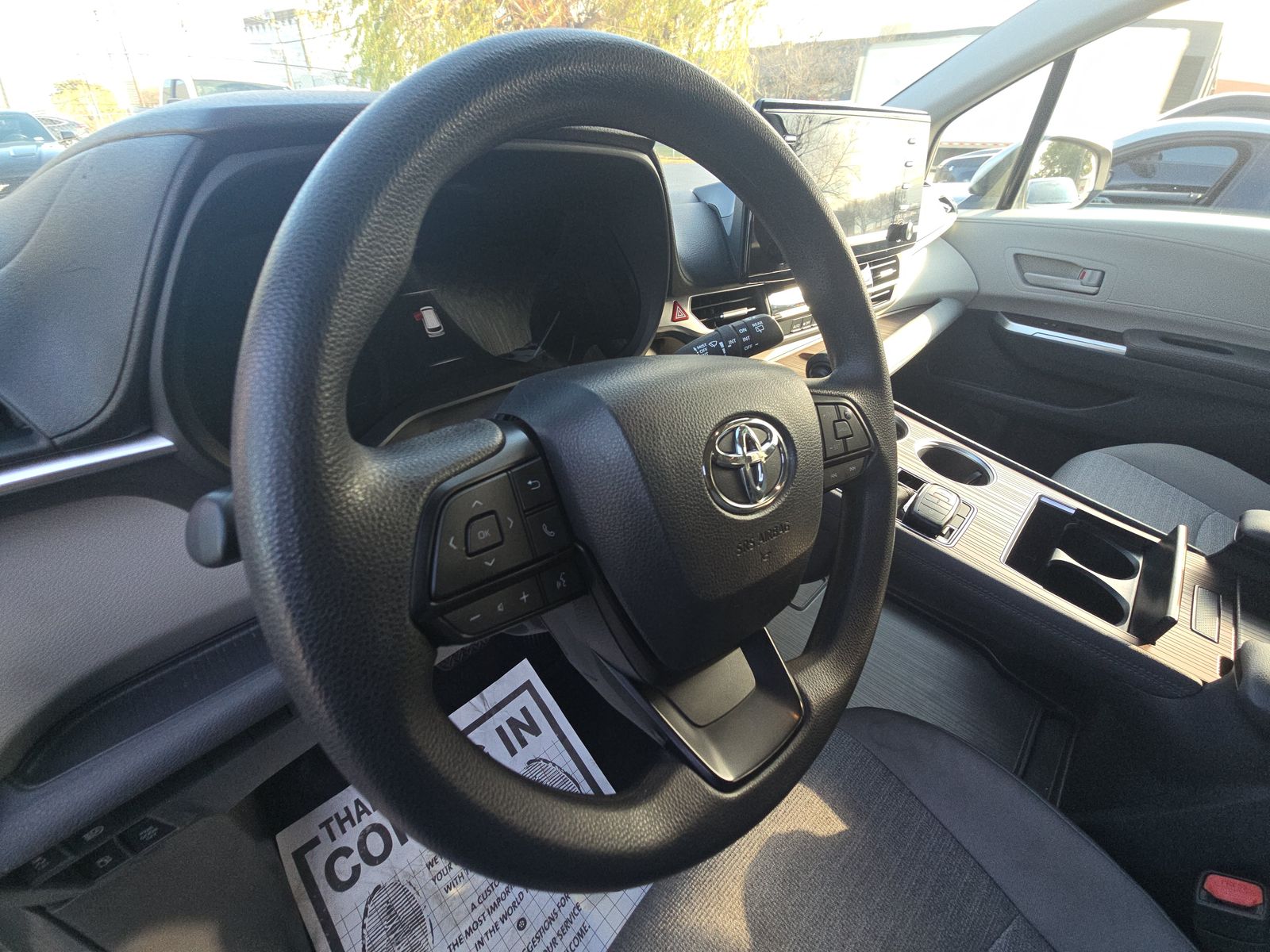 2024 Toyota Sienna LE FWD