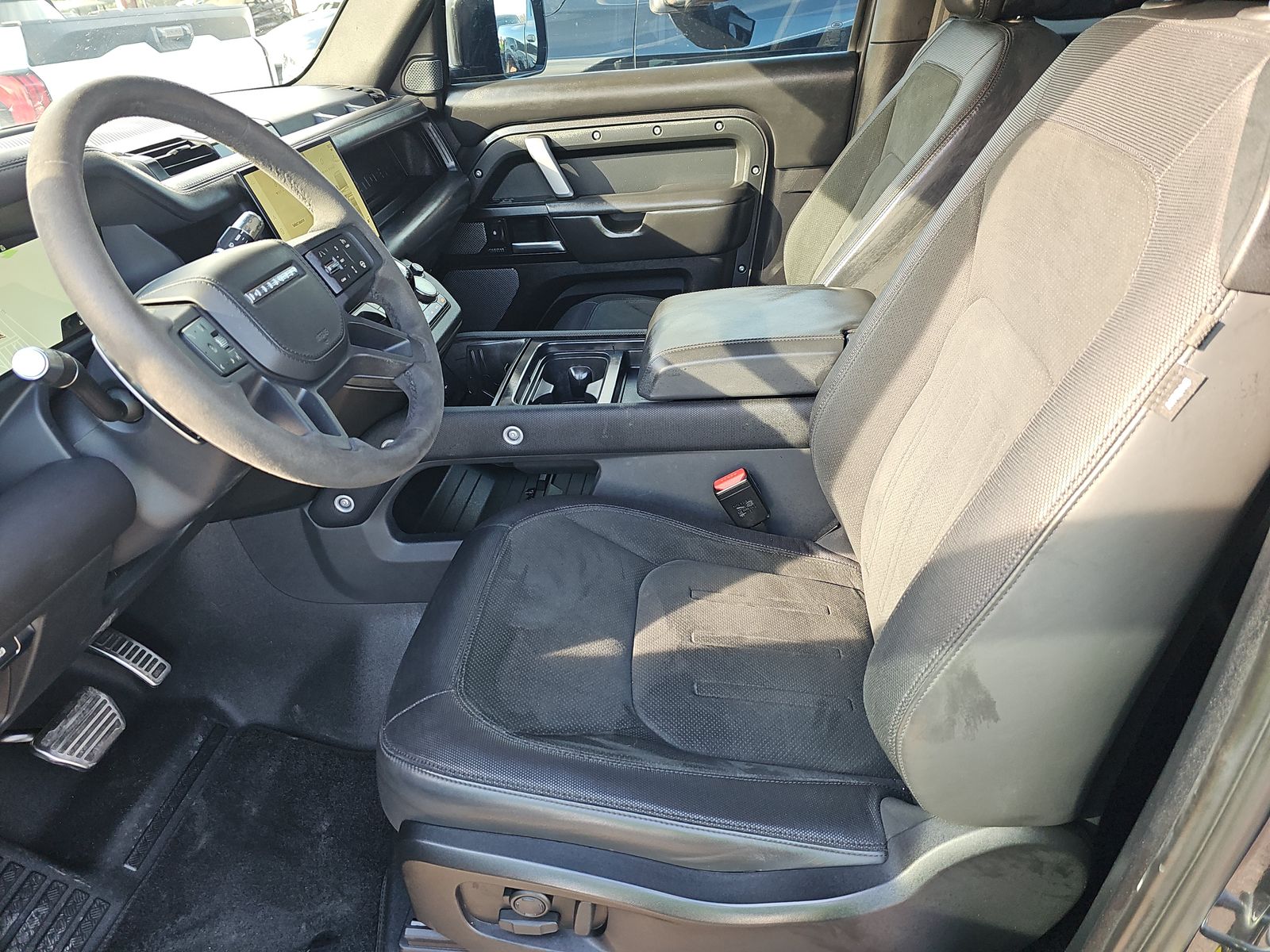 2022 Land Rover Defender 90 V8 AWD