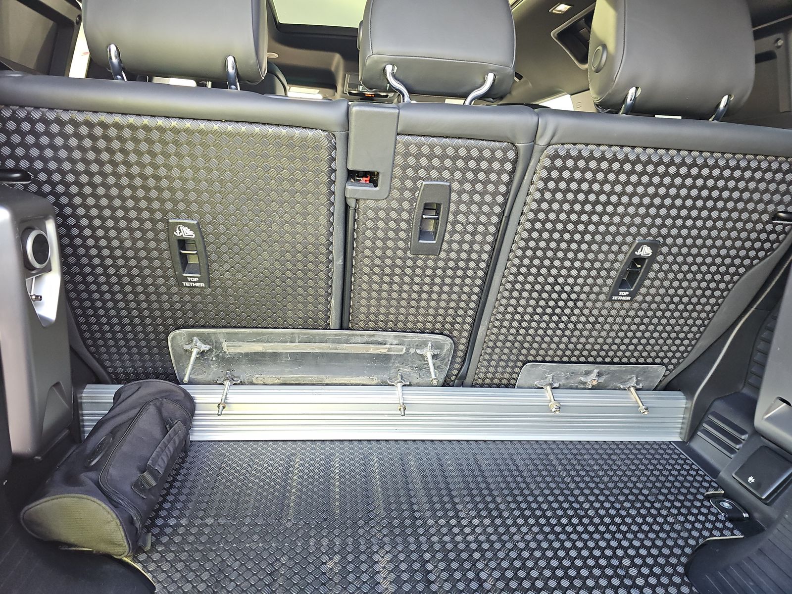 2022 Land Rover Defender 90 V8 AWD