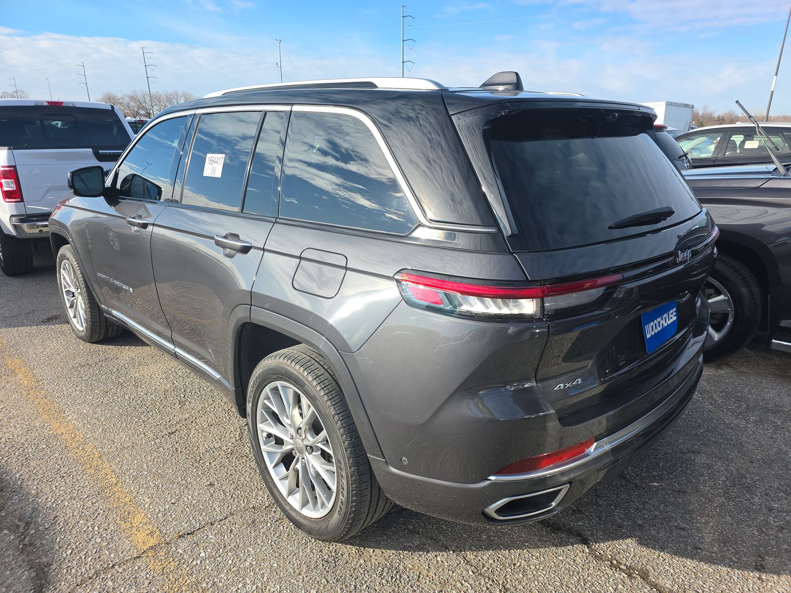 2022 Jeep Grand Cherokee Summit AWD