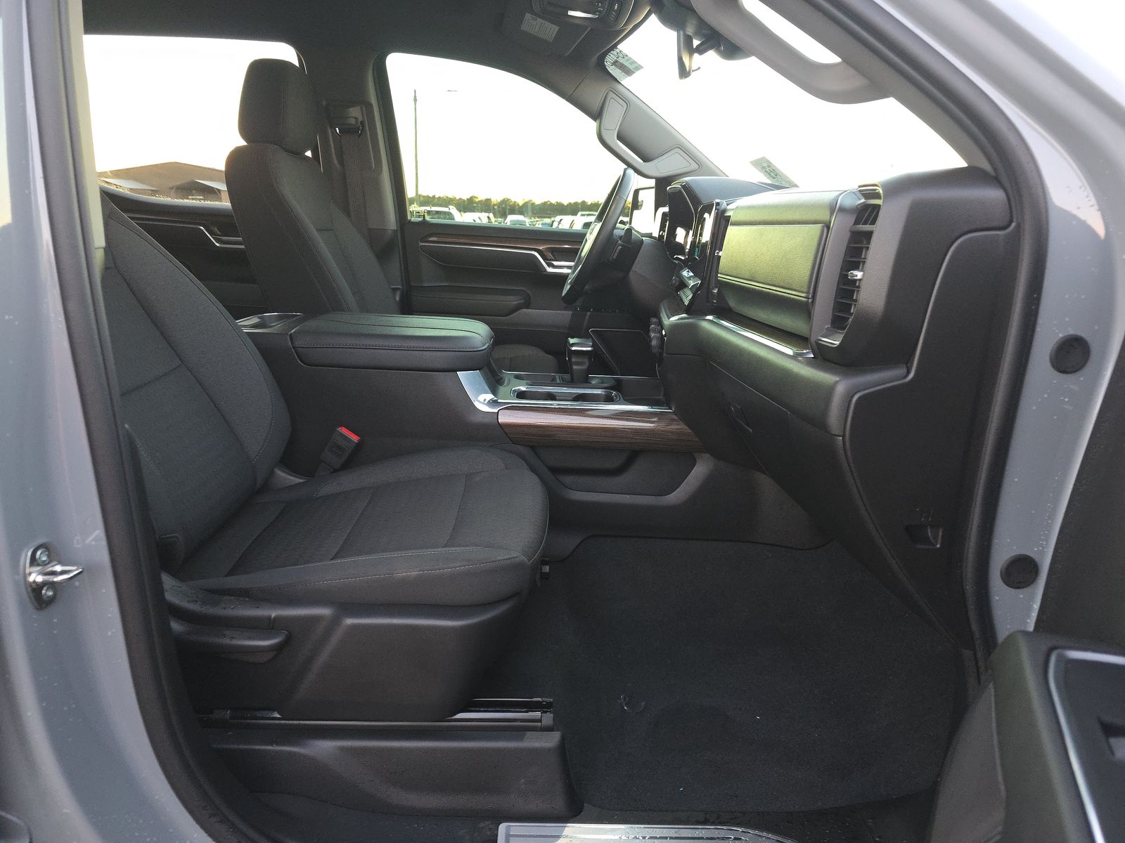 2024 Chevrolet Silverado 1500 LT RWD