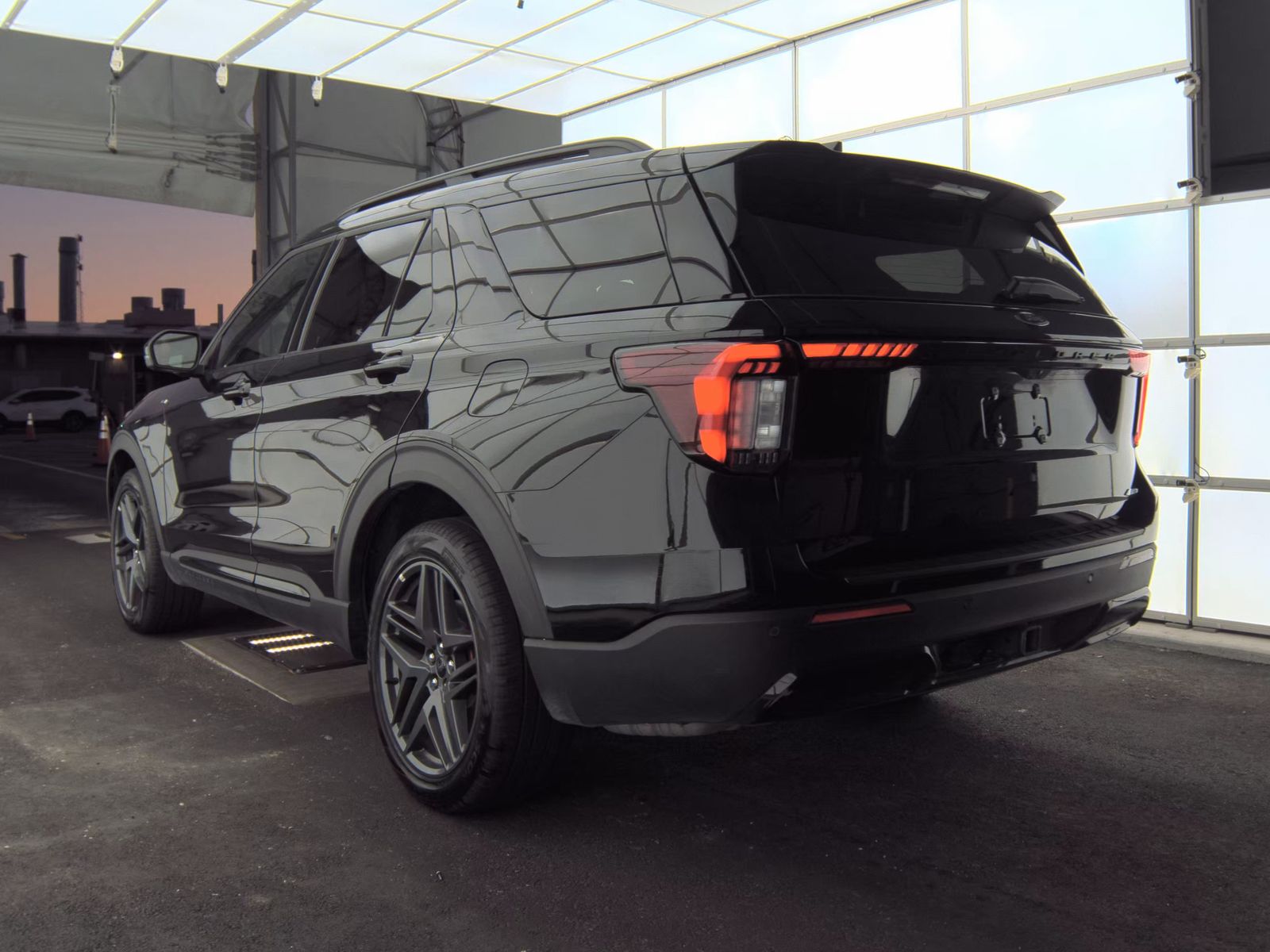 2025 Ford Explorer ST-Line AWD