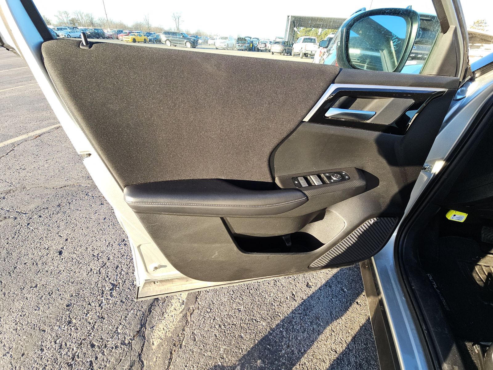 2025 Mitsubishi Outlander ES AWD