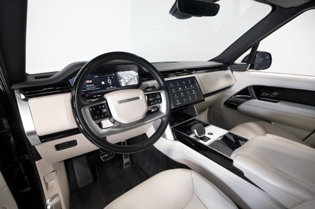 2024 Land Rover Range Rover SE AWD