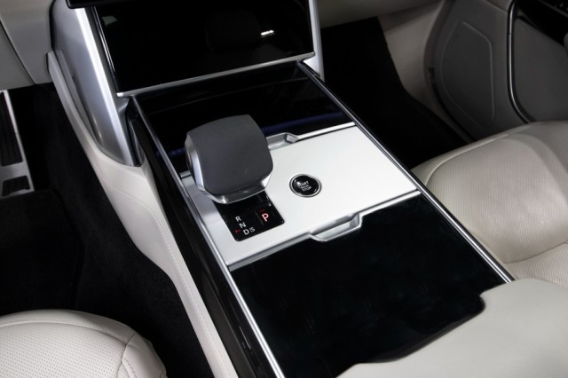 2024 Land Rover Range Rover SE AWD