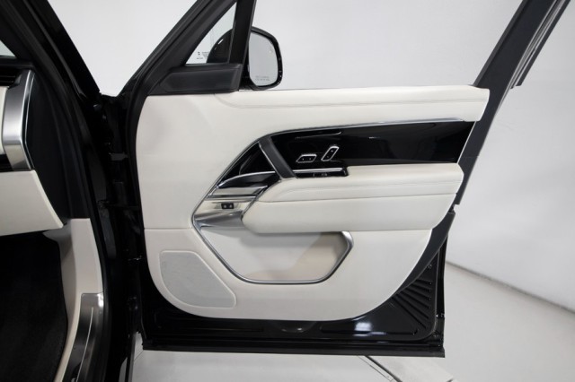 2024 Land Rover Range Rover SE AWD