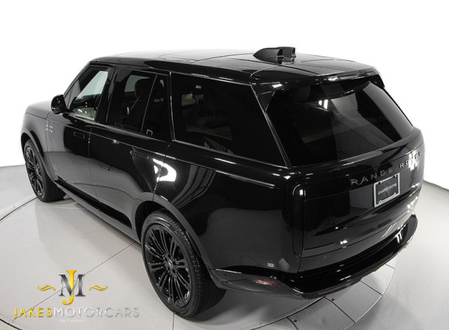 2024 Land Rover Range Rover SE AWD