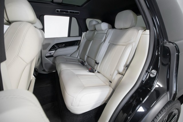 2024 Land Rover Range Rover SE AWD