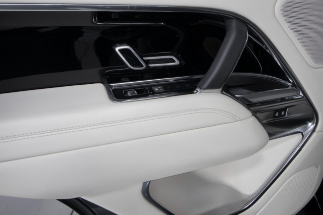 2024 Land Rover Range Rover SE AWD