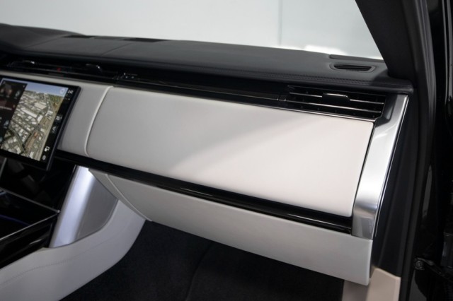 2024 Land Rover Range Rover SE AWD