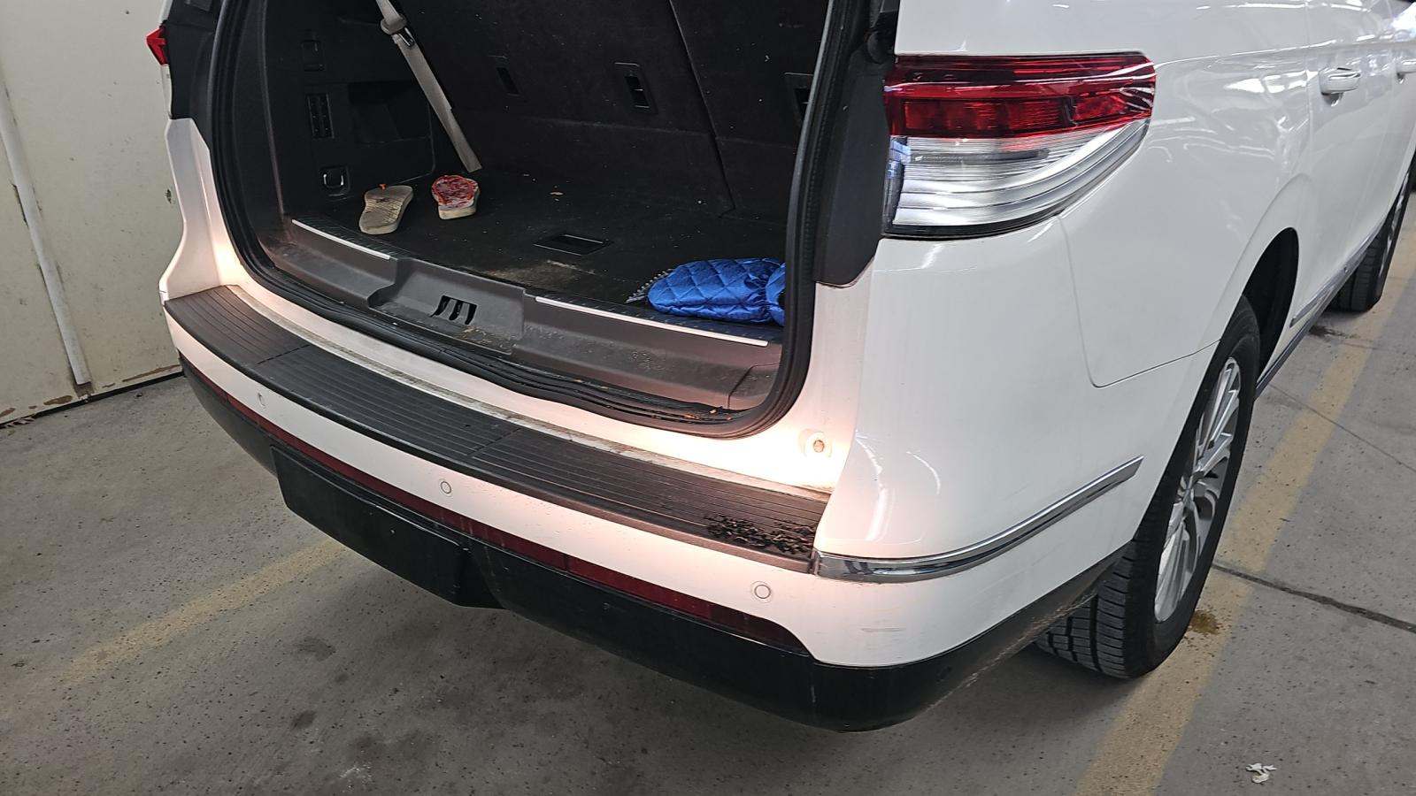 2023 Lincoln Navigator Standard AWD