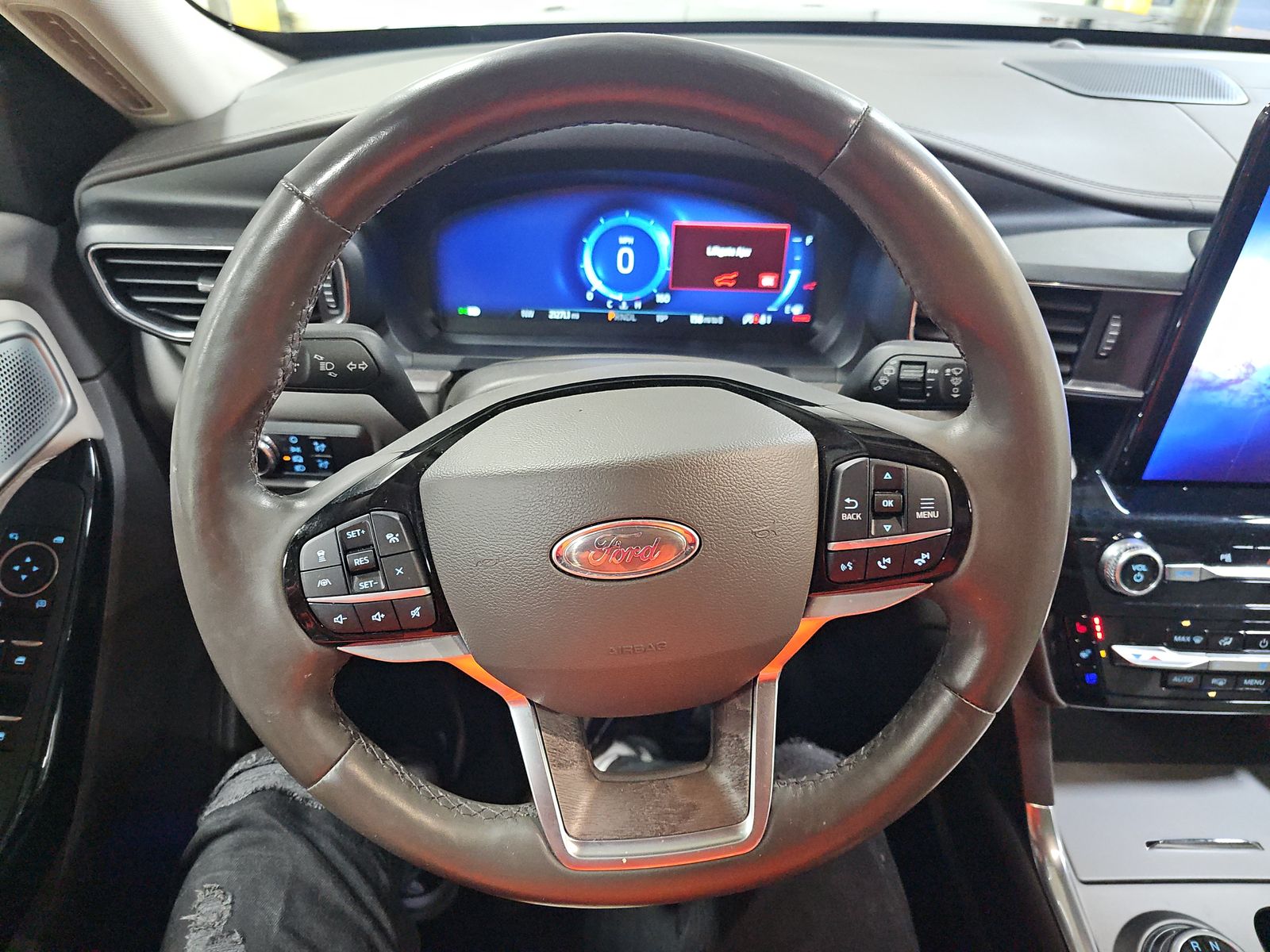 2023 Ford Explorer Platinum AWD