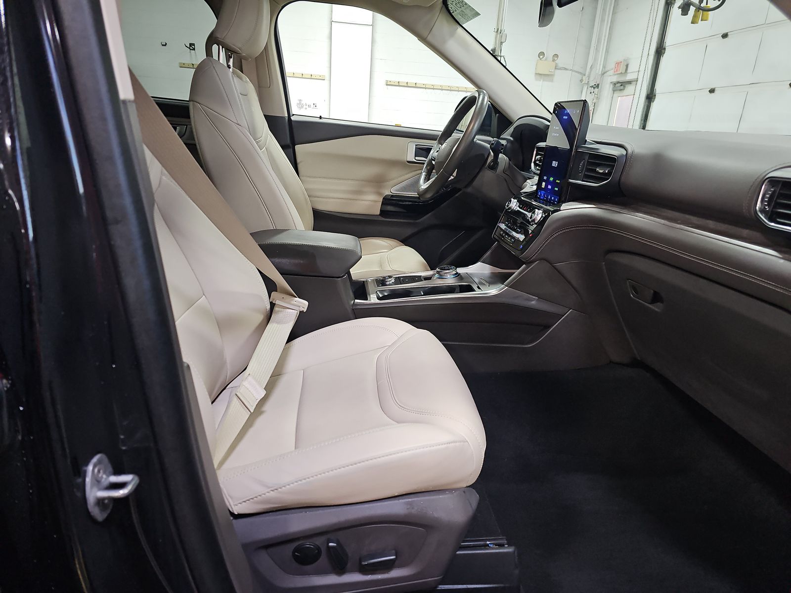 2023 Ford Explorer Platinum AWD