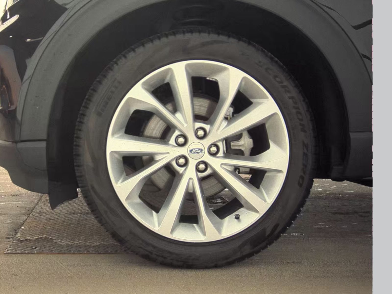 2023 Ford Explorer Platinum AWD