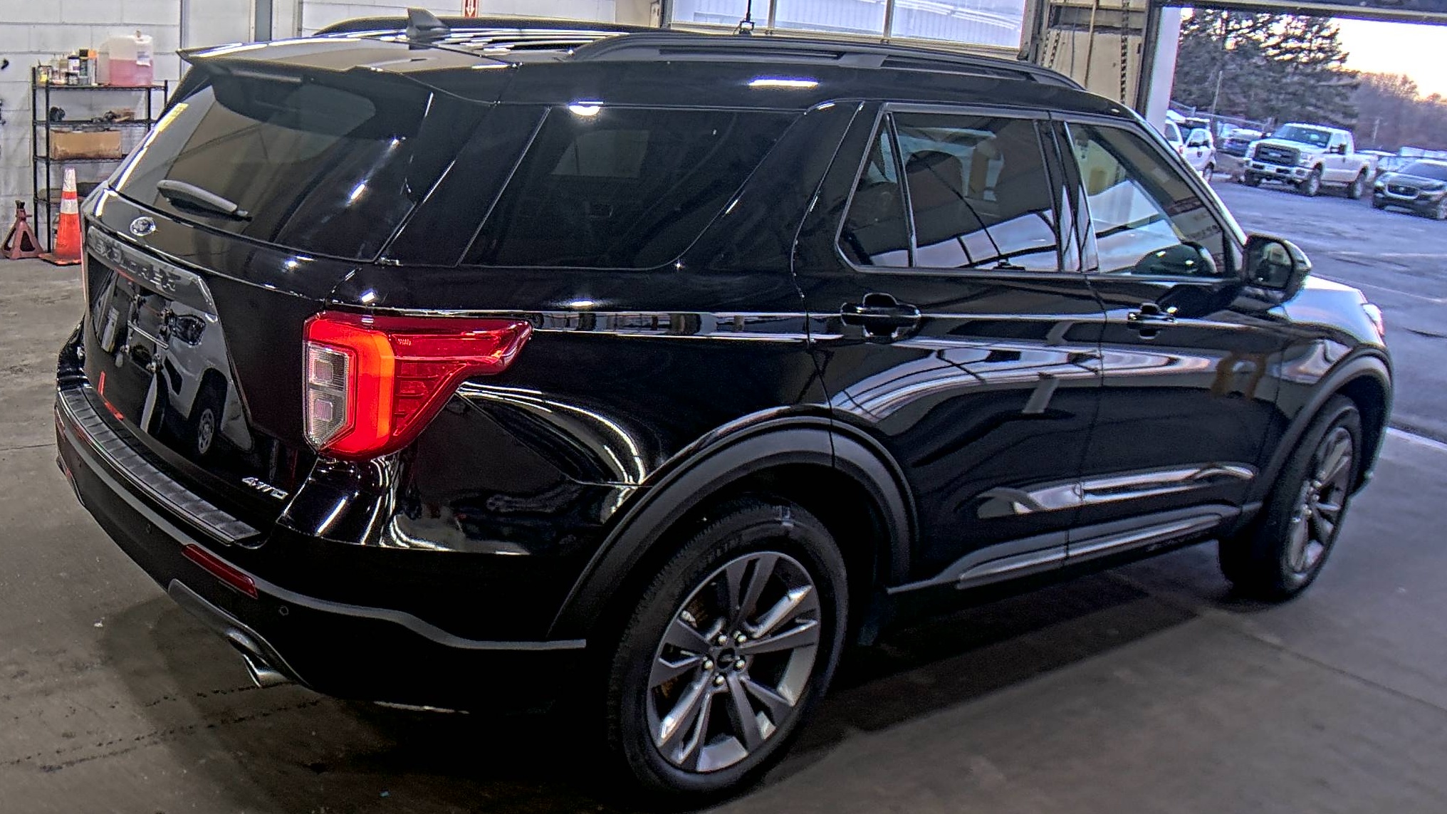 2023 Ford Explorer XLT AWD