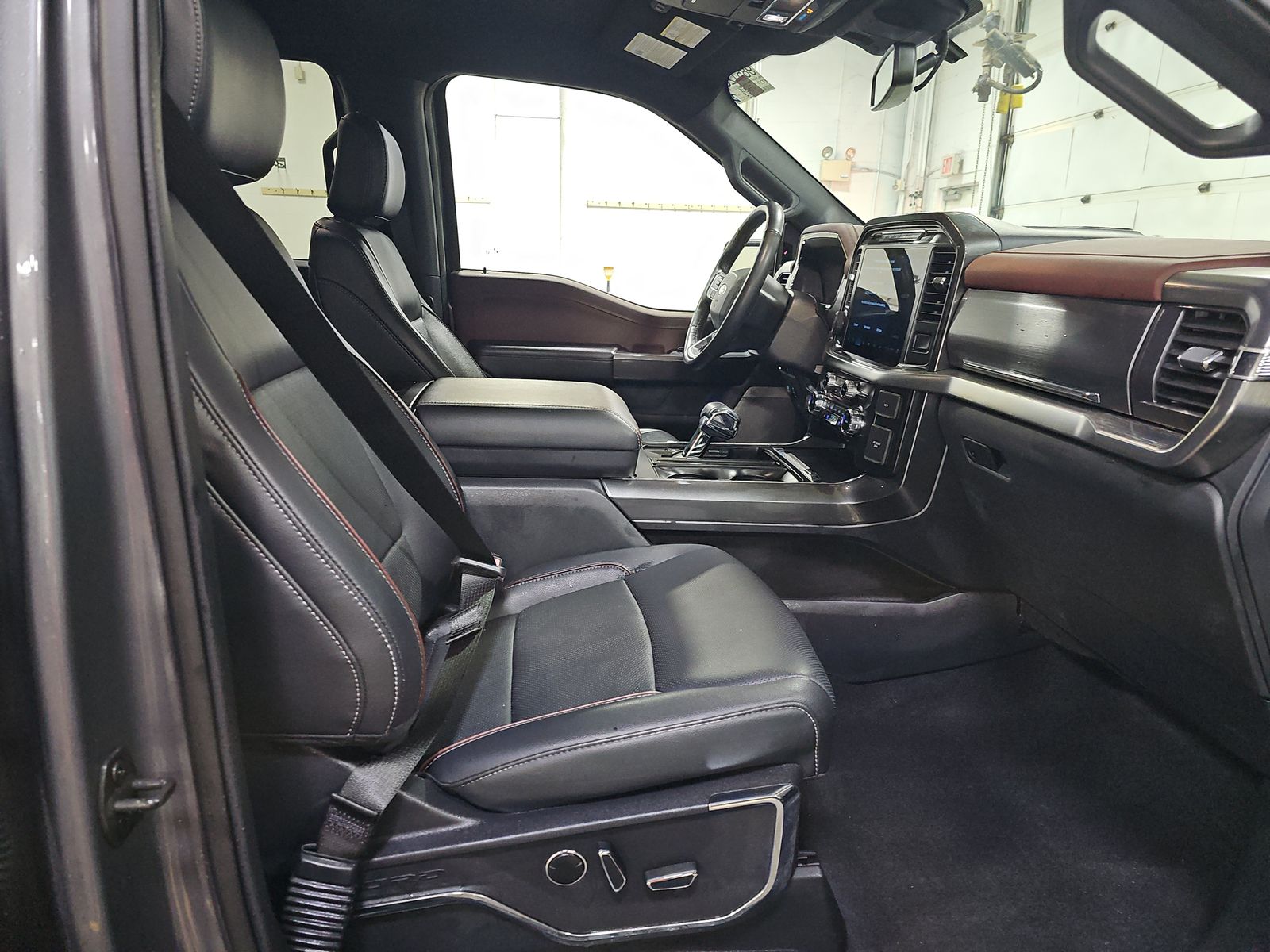 2023 Ford F-150 Hybrid Lariat AWD