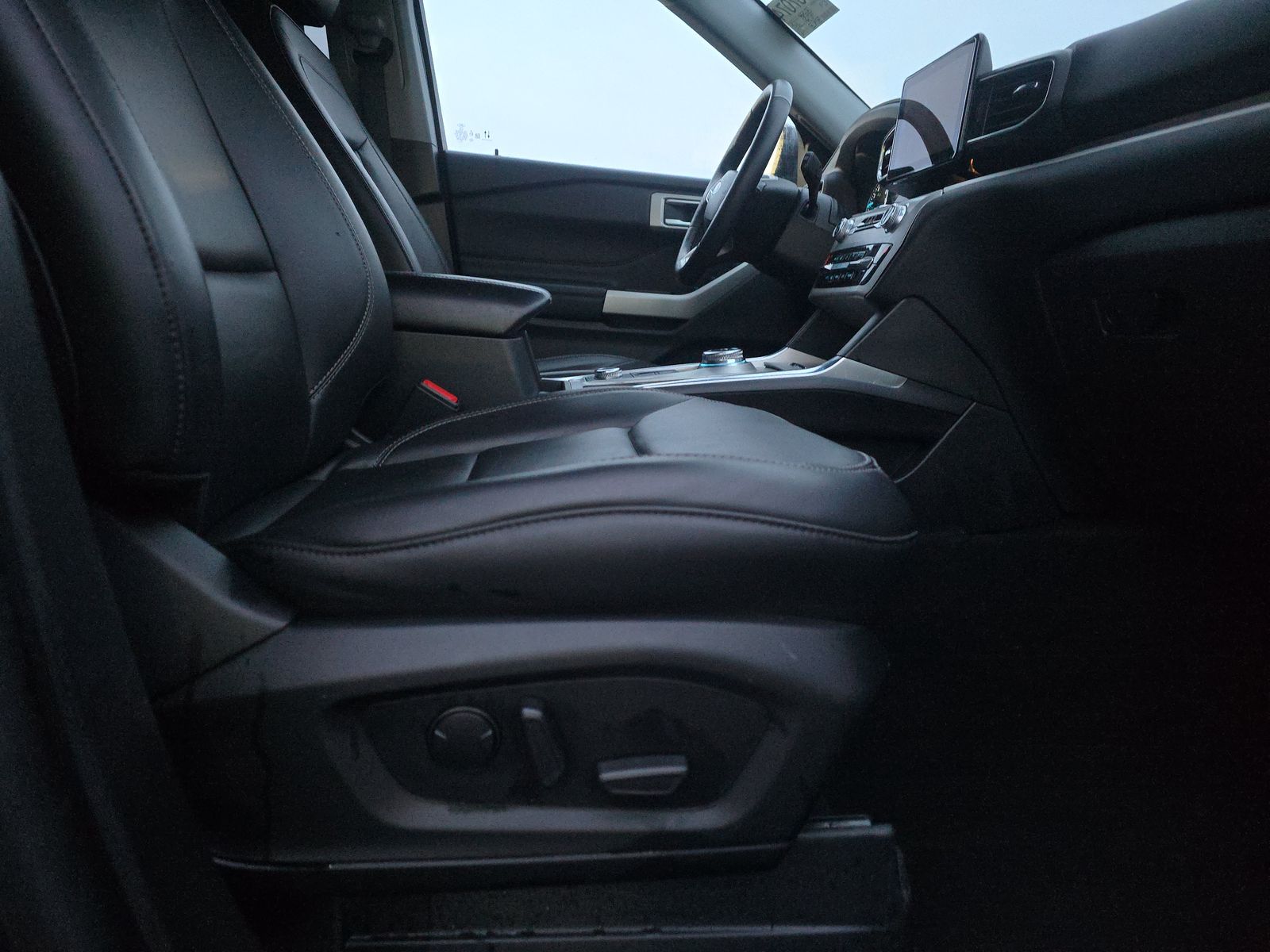 2023 Ford Explorer XLT AWD