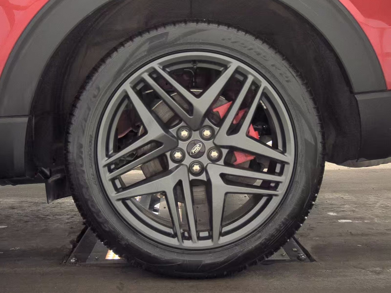 2025 Ford Explorer ST AWD