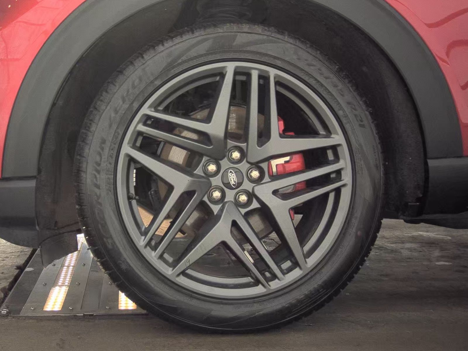 2025 Ford Explorer ST AWD